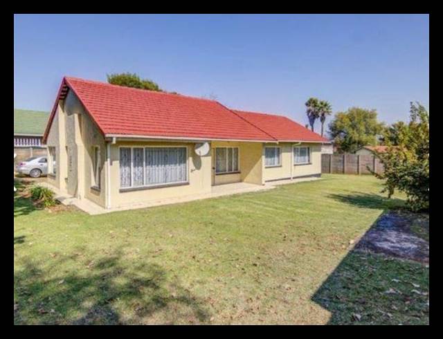 3 BEDROOM HOUSE FOR SALE IN RHODESFIELD